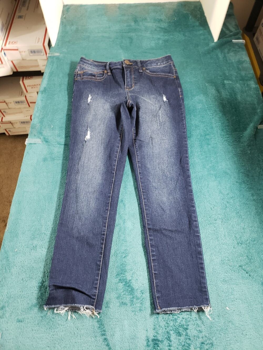 1822 Jeans Size 4 Women Blue Stretch Pants Ladies Mid Rise Fray Hem Cropped